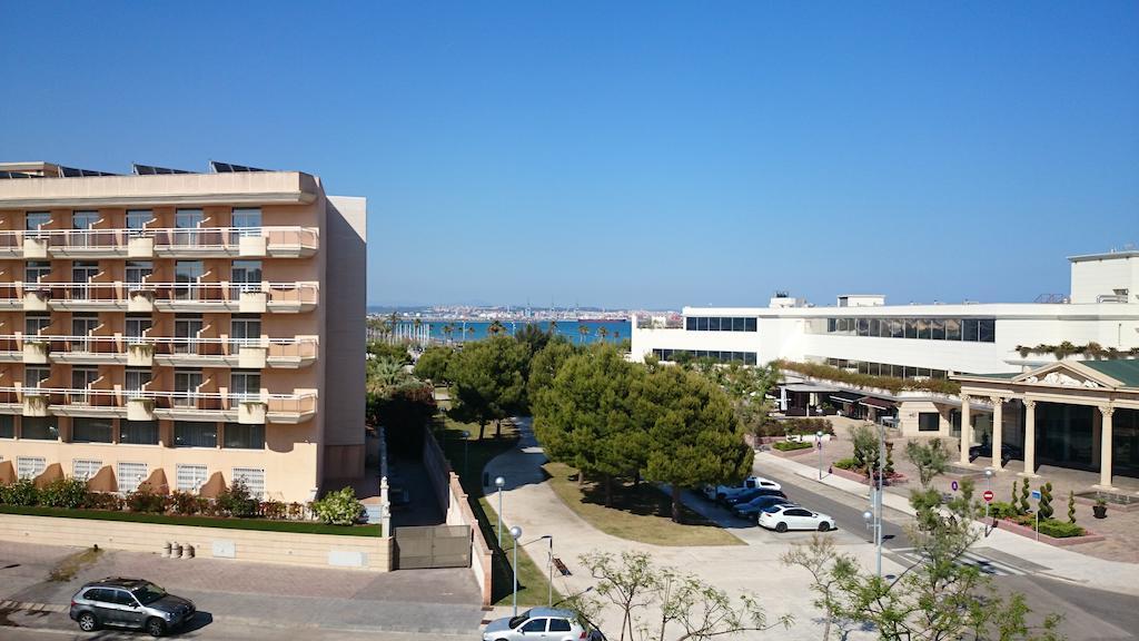 For A Stay Aqua Salou Bilik gambar