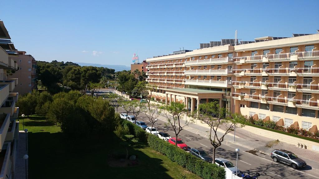 For A Stay Aqua Salou Bilik gambar